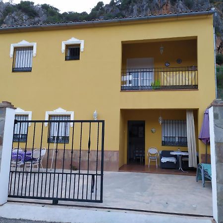Apartamento El Serrano Benaojan Luaran gambar